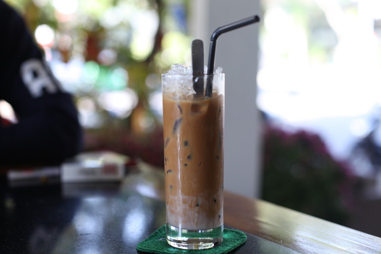 Ca Phe Sua Da – Vietnamese Iced Coffee – Cook Vietnamese